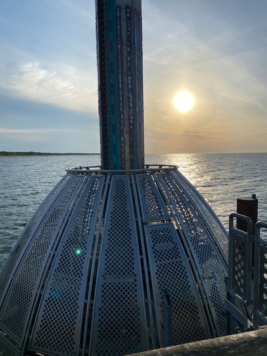 Den Sonnenuntergang in der Tauchgondel Zingst genießen